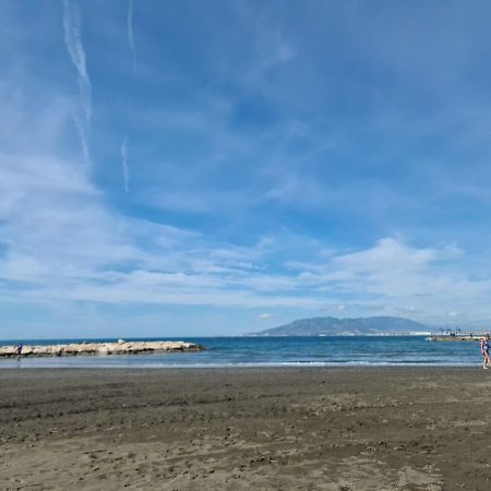 マラガApartamento Cerca De La Playaアパートメント エクステリア 写真