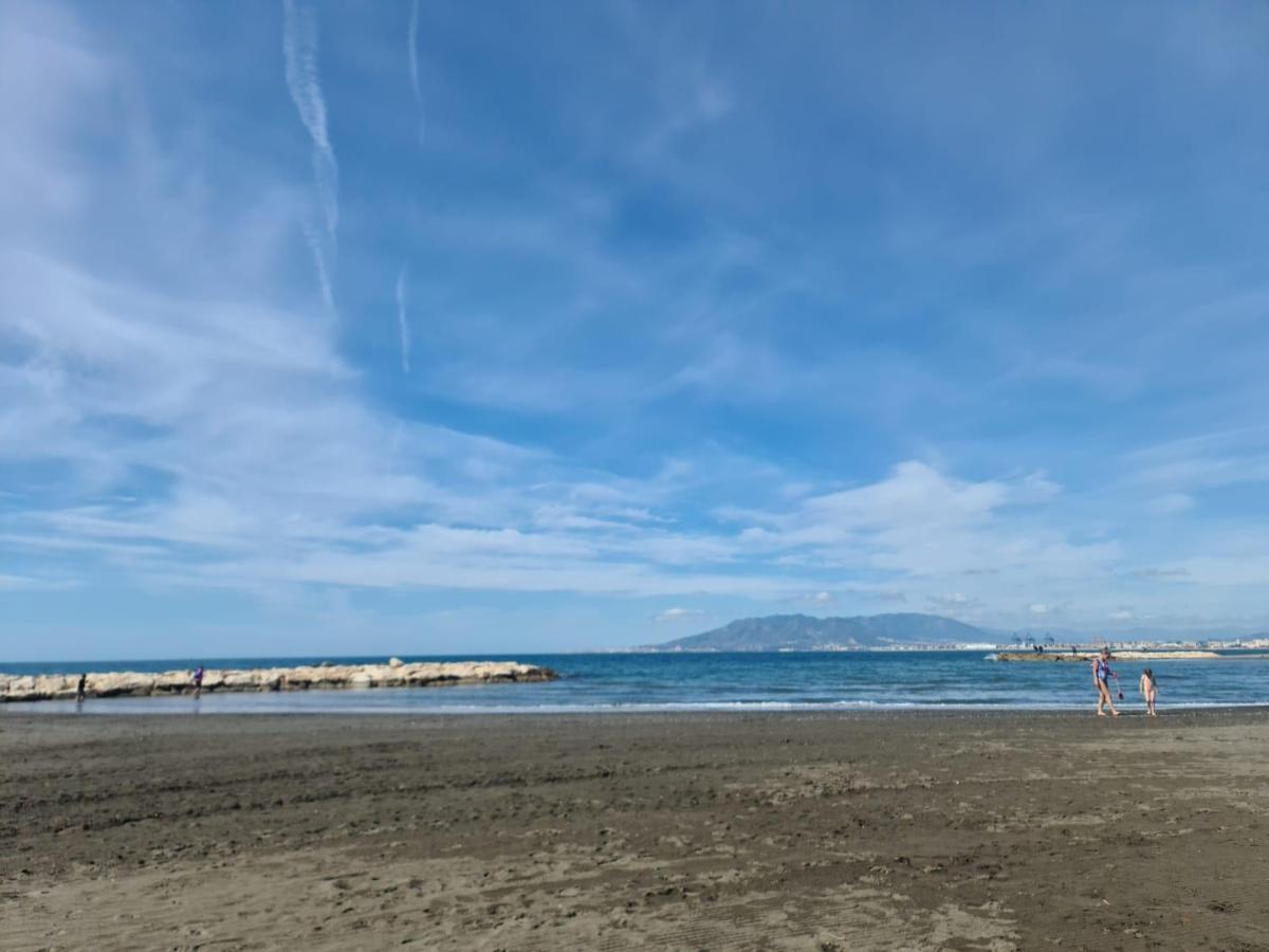 マラガApartamento Cerca De La Playaアパートメント エクステリア 写真